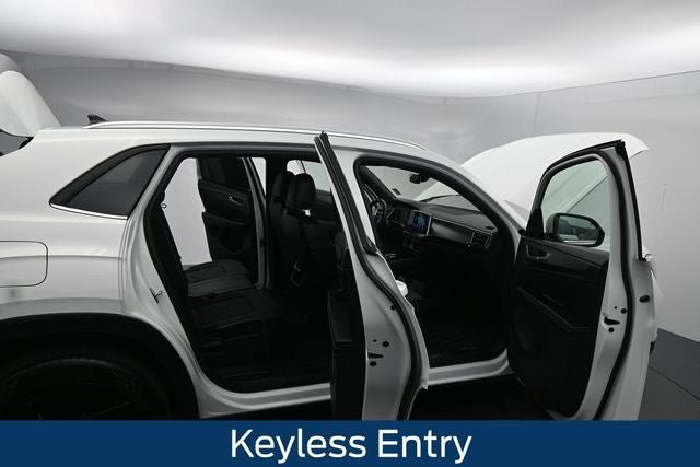 Used 2024 Volkswagen Atlas Cross Sport SE AWD/4WD image 13