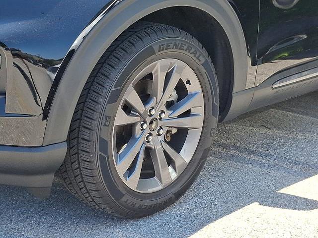 Certified 2021 Ford Explorer XLT w/ Equipment Group 202A AWD/4WD image 4