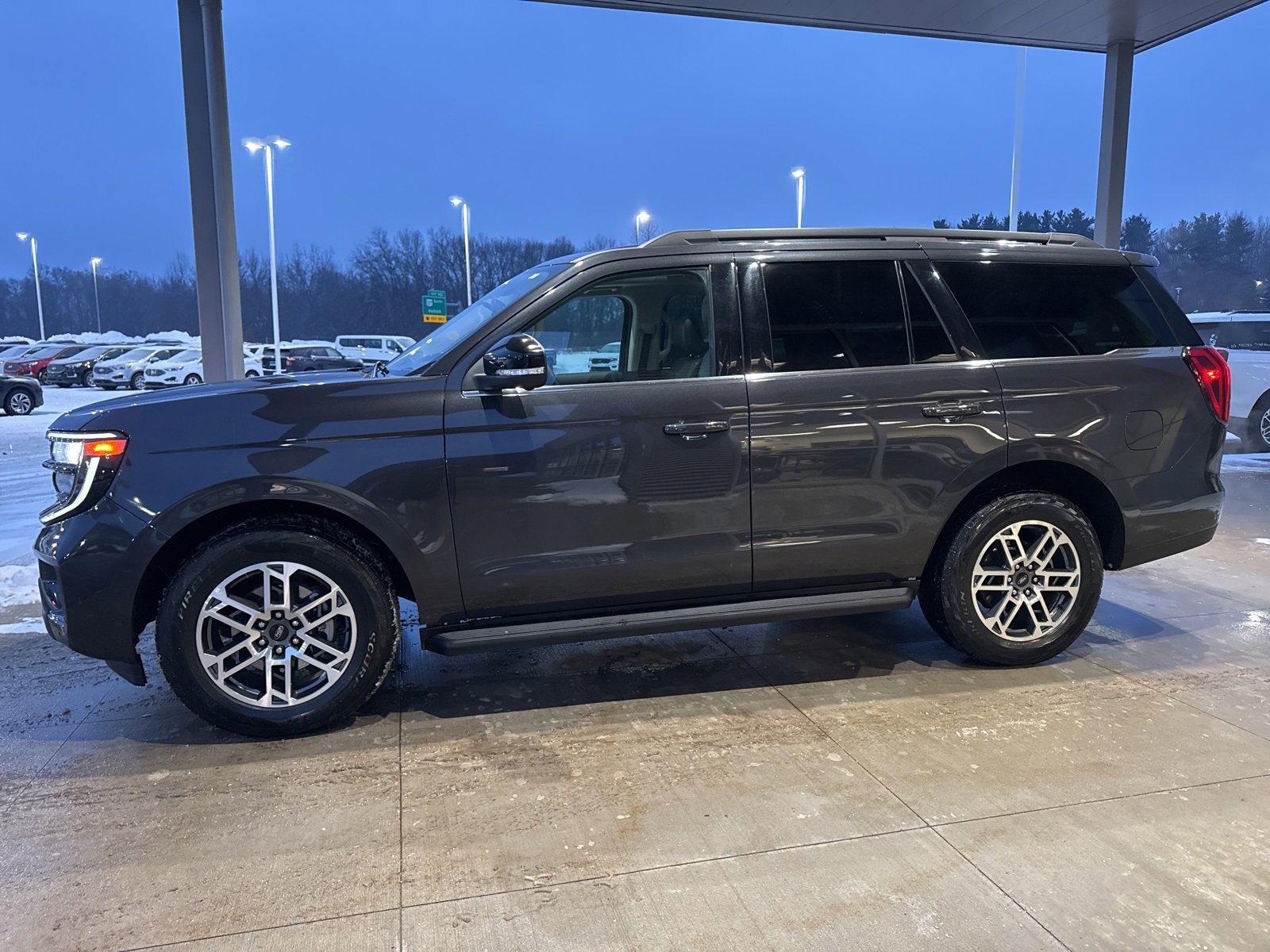 Certified 2025 Ford Expedition Active image 7