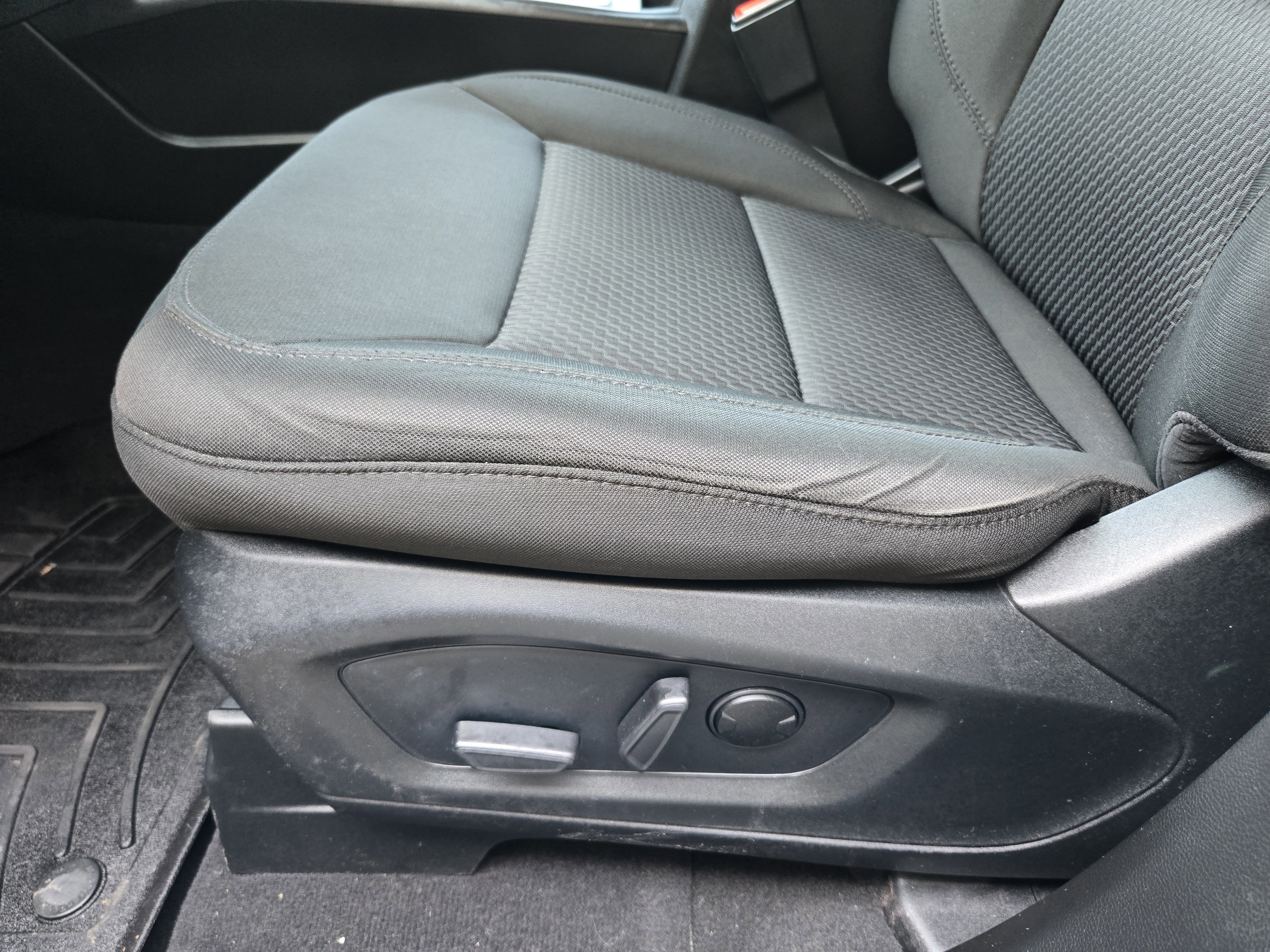 Certified 2023 Ford Explorer XLT image 18