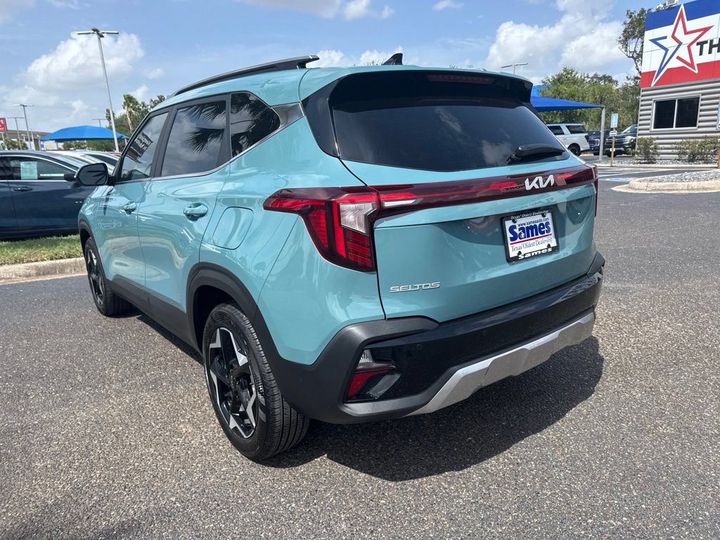 Used 2025 Kia Seltos EX AWD/4WD image 3