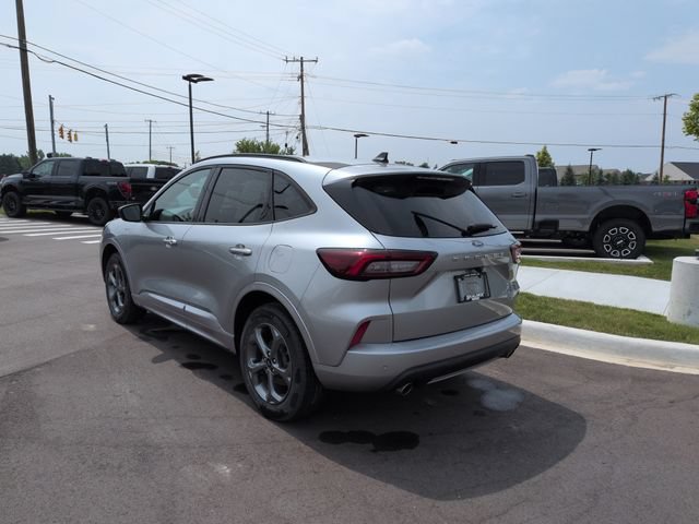 Certified 2024 Ford Escape ST-Line w/ Tech Pack #1 AWD/4WD image 4