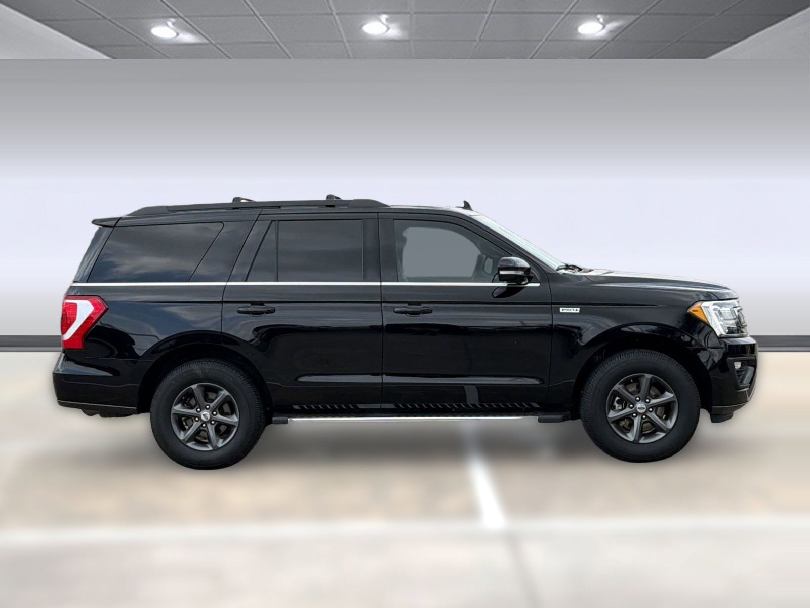 Certified 2021 Ford Expedition XLT image 2