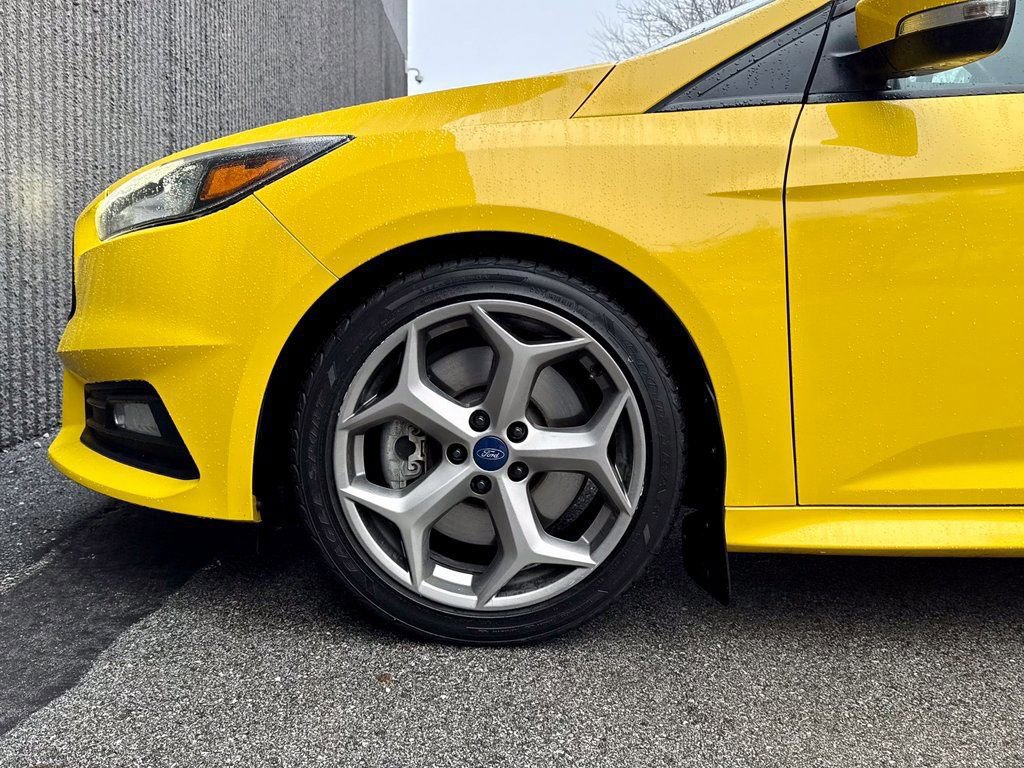 Certified 2018 Ford Focus ST image 33