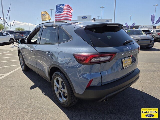 Certified 2025 Ford Escape ST-Line Select AWD/4WD image 5