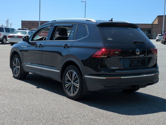 Used 2024 Volkswagen Tiguan Wolfsburg Edition w/ Panoramic Sunroof Package AWD/4WD image 6