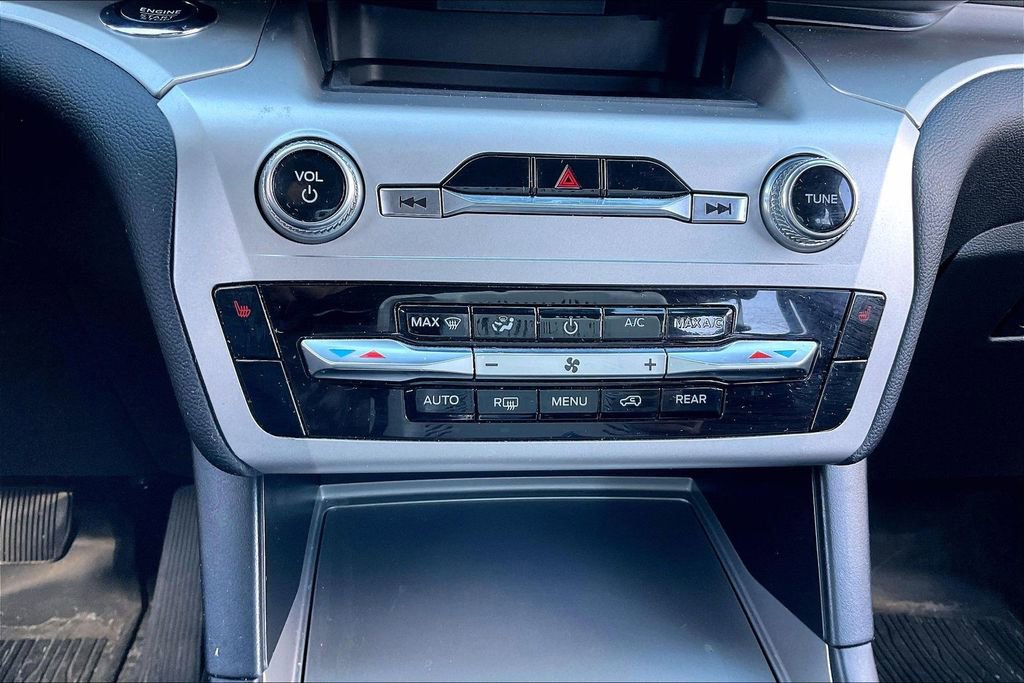 Certified 2022 Ford Explorer XLT w/ Class IV Trailer Tow Package image 33