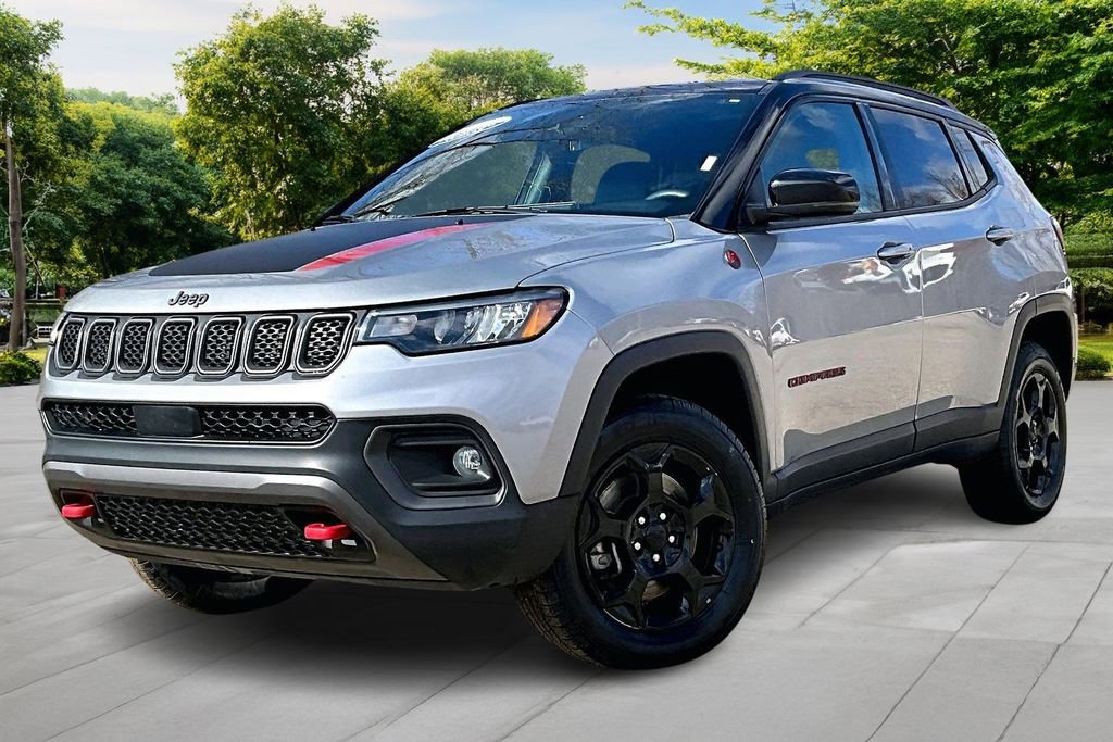 Used 2023 Jeep Compass Trailhawk AWD/4WD image 11