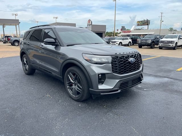 Certified 2025 Ford Explorer ST RWD image 11