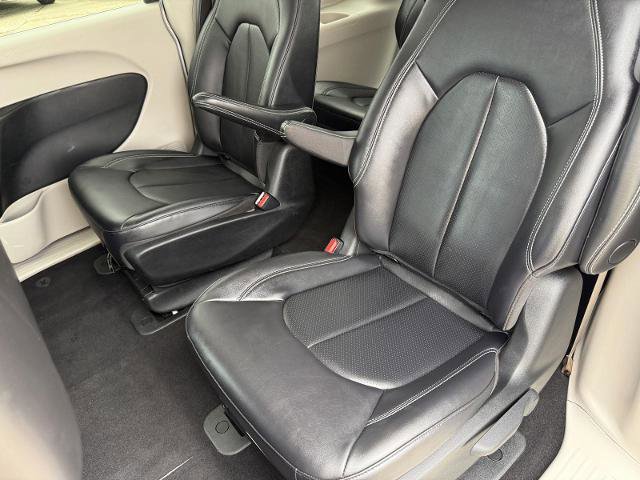 Used 2024 Chrysler Pacifica Limited FWD image 26