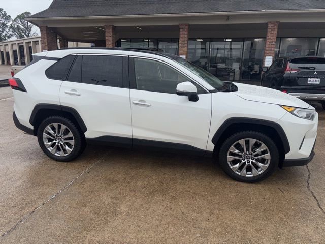 Used 2019 Toyota RAV4 Limited w/ Advanced Technology Package AWD/4WD image 7