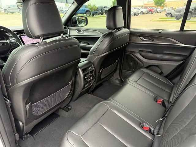 Used 2024 Jeep Grand Cherokee Limited w/ Luxury Tech Group II image 21