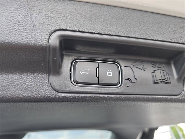 Certified 2022 Ford Explorer XLT w/ Equipment Group 202A image 25