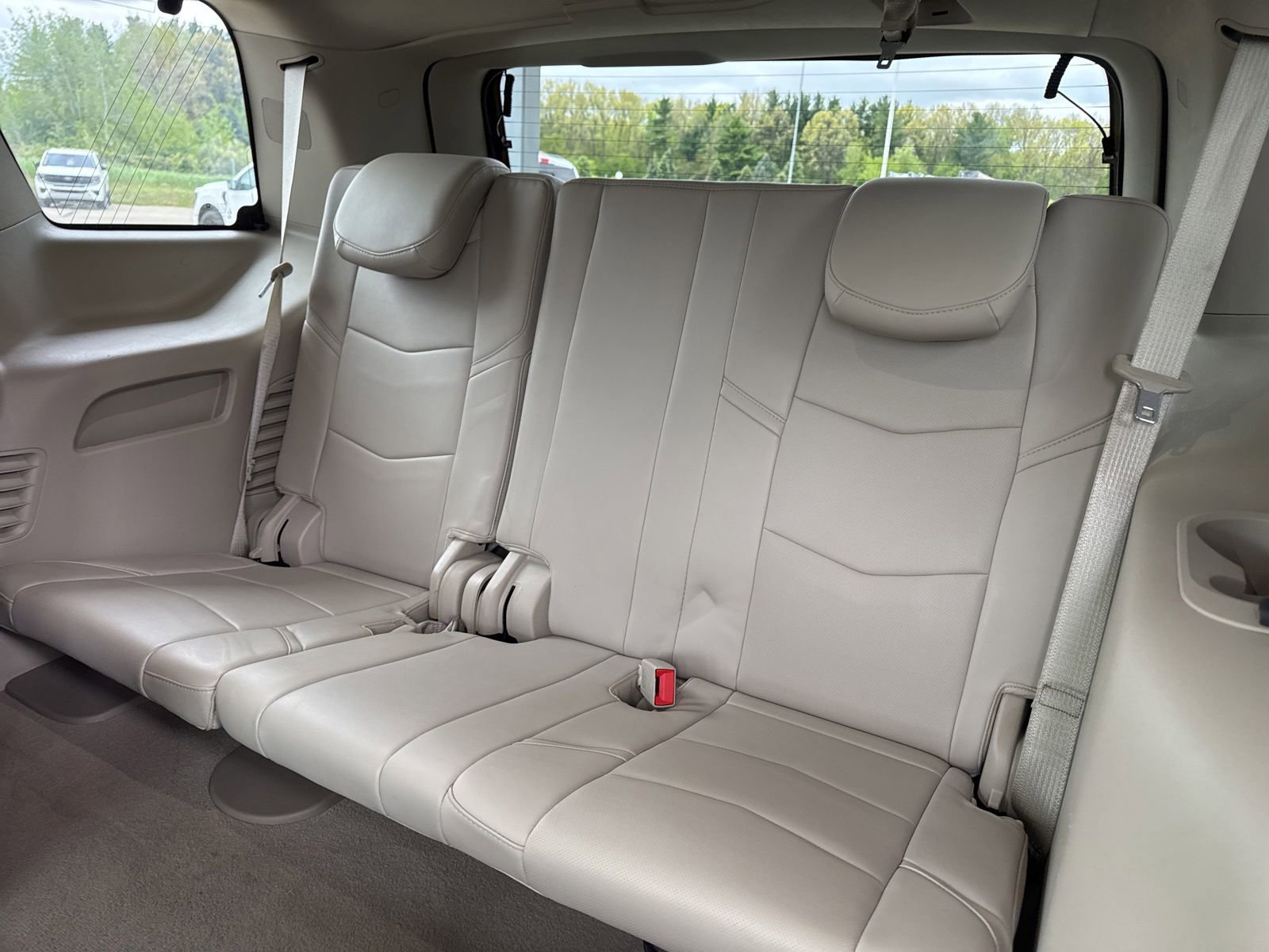 Used 2019 Cadillac Escalade Luxury AWD/4WD image 40