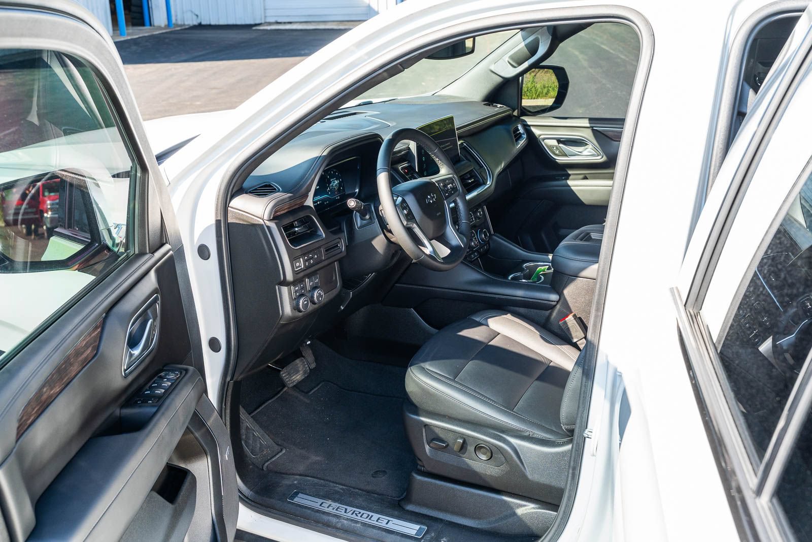 Used 2024 Chevrolet Tahoe Z71 AWD/4WD image 21