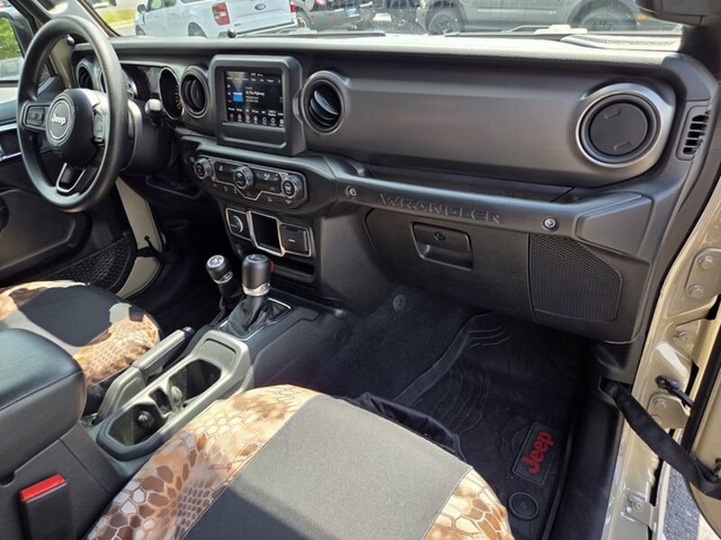Used 2022 Jeep Wrangler Sport AWD/4WD image 16