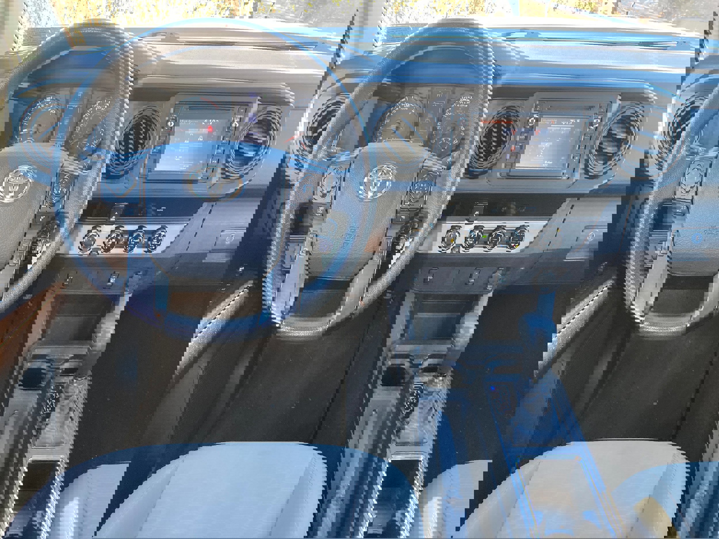 Used 2018 Toyota Tacoma SR5 image 12