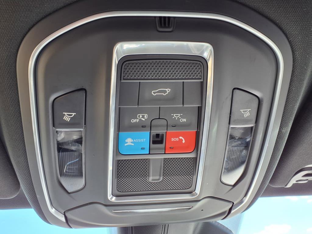 Used 2024 Jeep Wagoneer Series II w/ Flexible Seating Group image 23