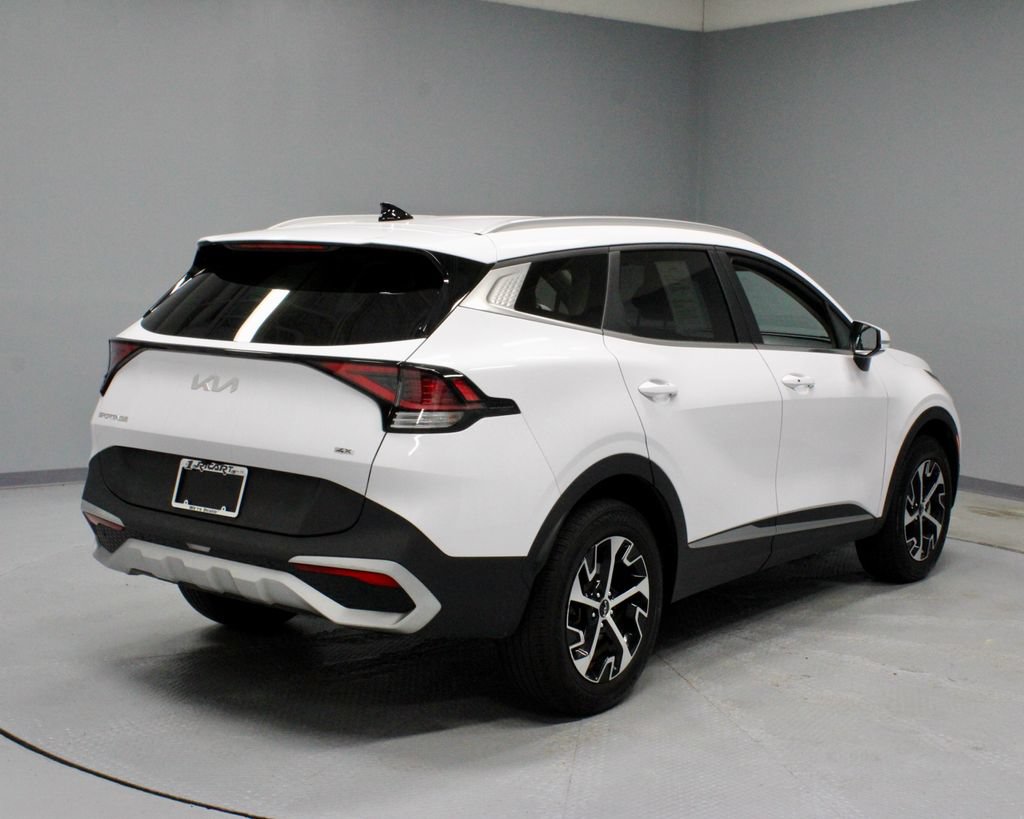 Used 2024 Kia Sportage EX AWD/4WD image 12