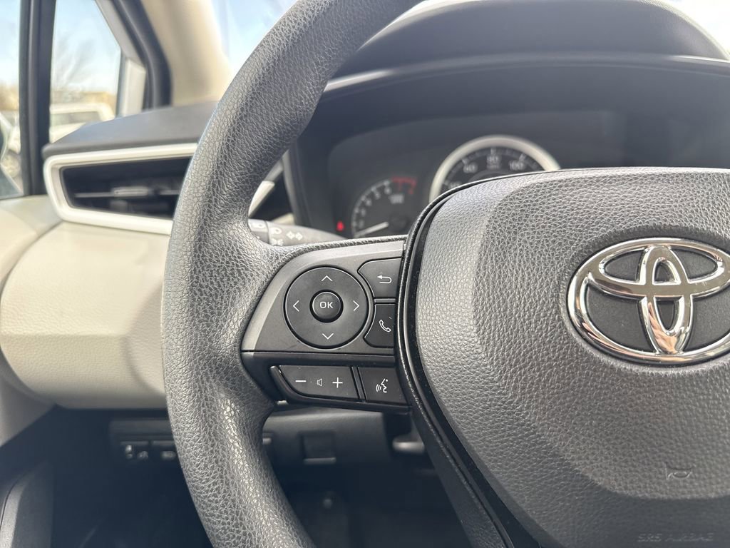 Used 2022 Toyota Corolla LE FWD image 17