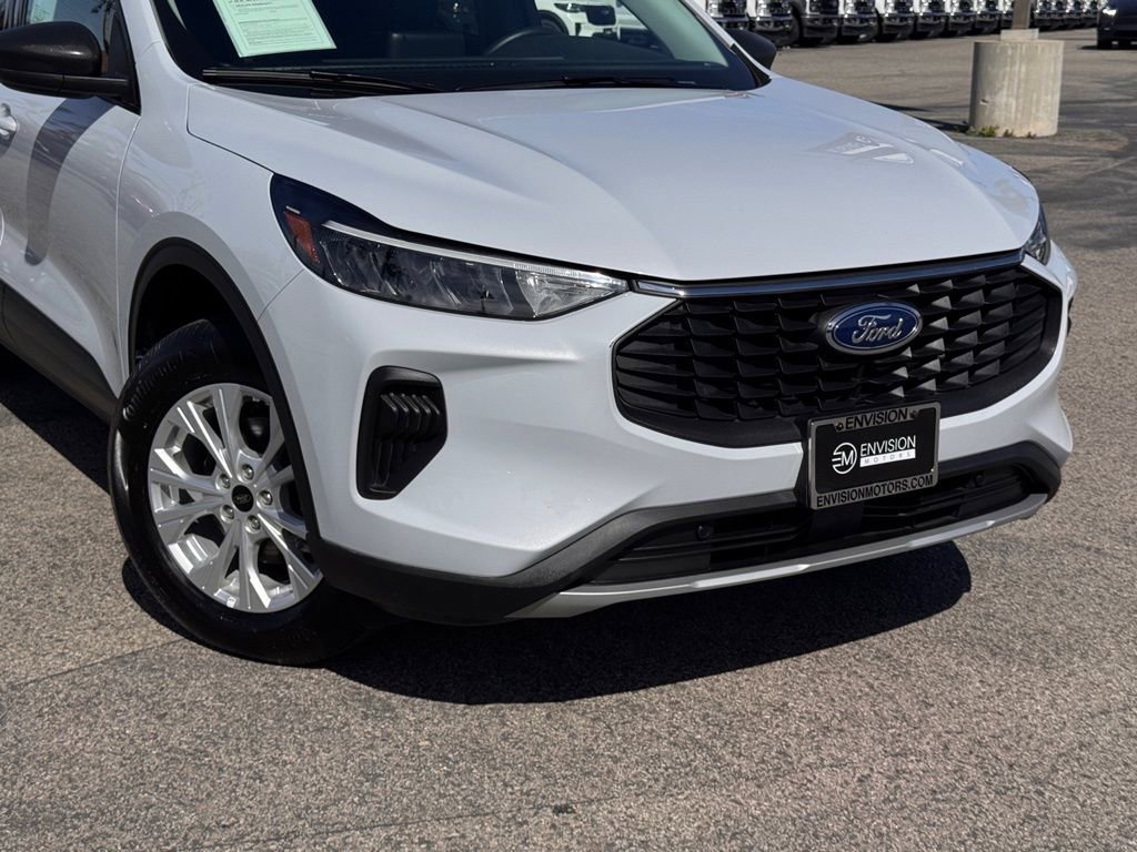 Certified 2025 Ford Escape Active image 3