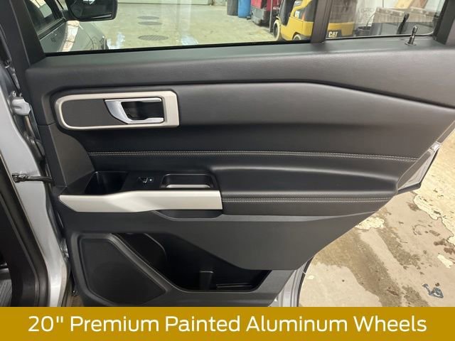 Certified 2022 Ford Explorer XLT w/ Equipment Group 202A image 35