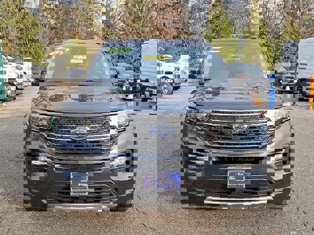Certified 2022 Ford Explorer XLT w/ Equipment Group 202A image 4