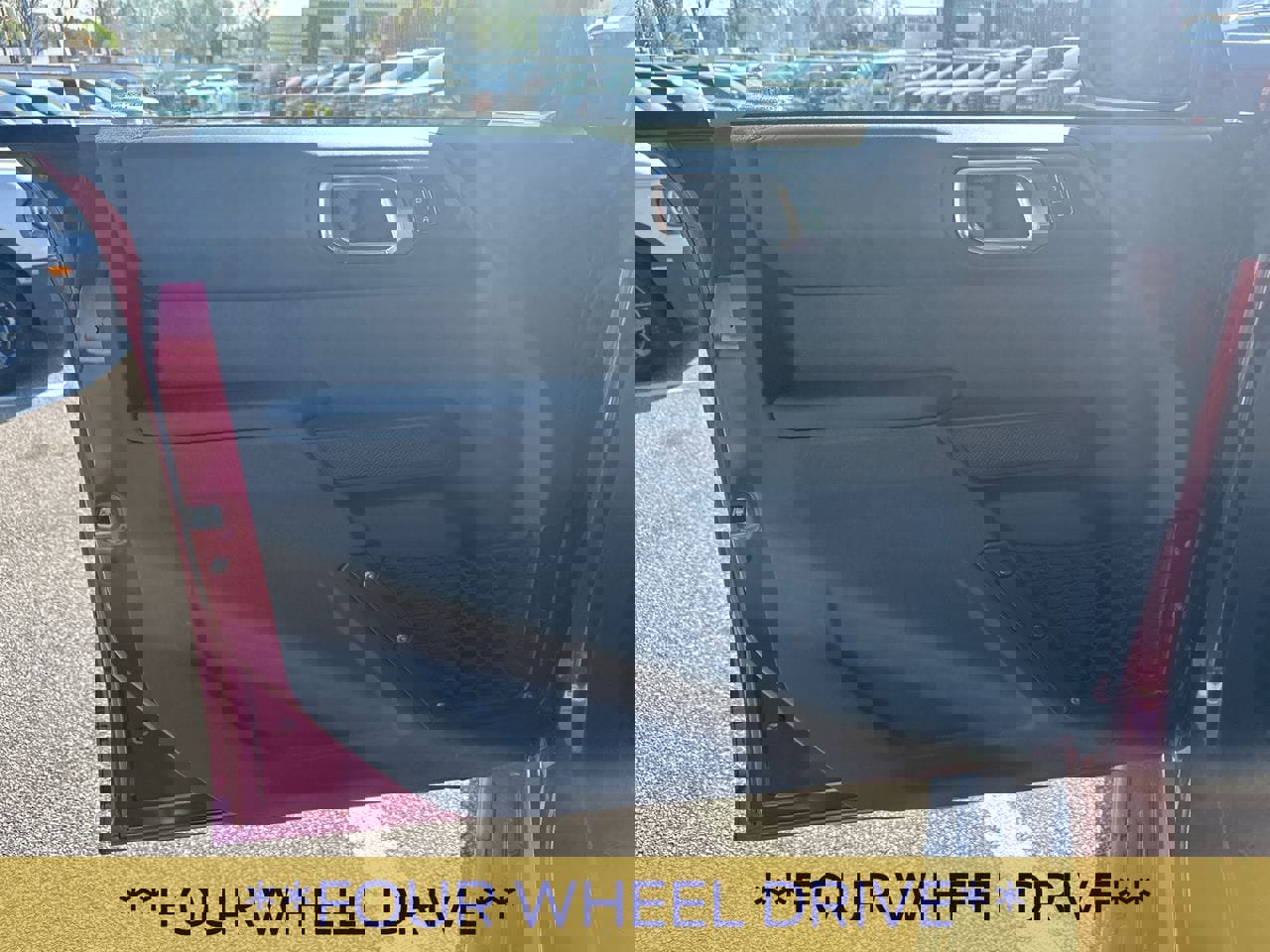 Certified 2025 Ford Bronco Heritage Edition image 11