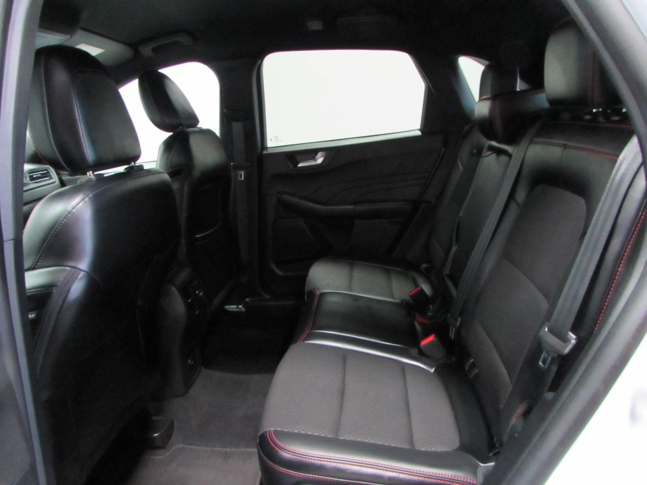Certified 2025 Ford Escape ST-Line Select AWD/4WD image 15