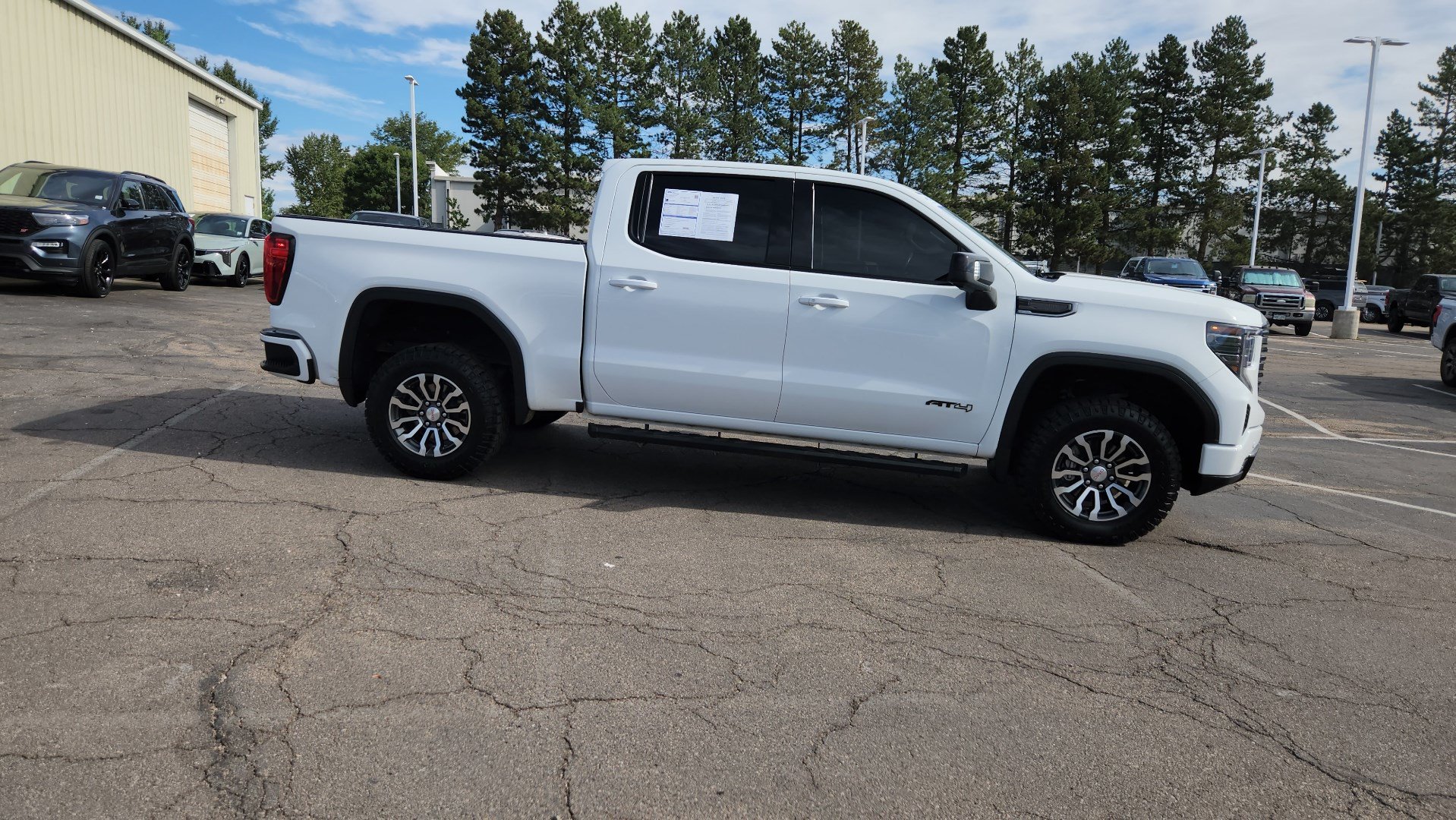 Used 2023 GMC Sierra 1500 AT4 w/ Technology Package AWD/4WD image 12