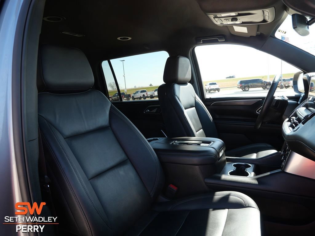 Used 2024 Chevrolet Suburban LT image 19