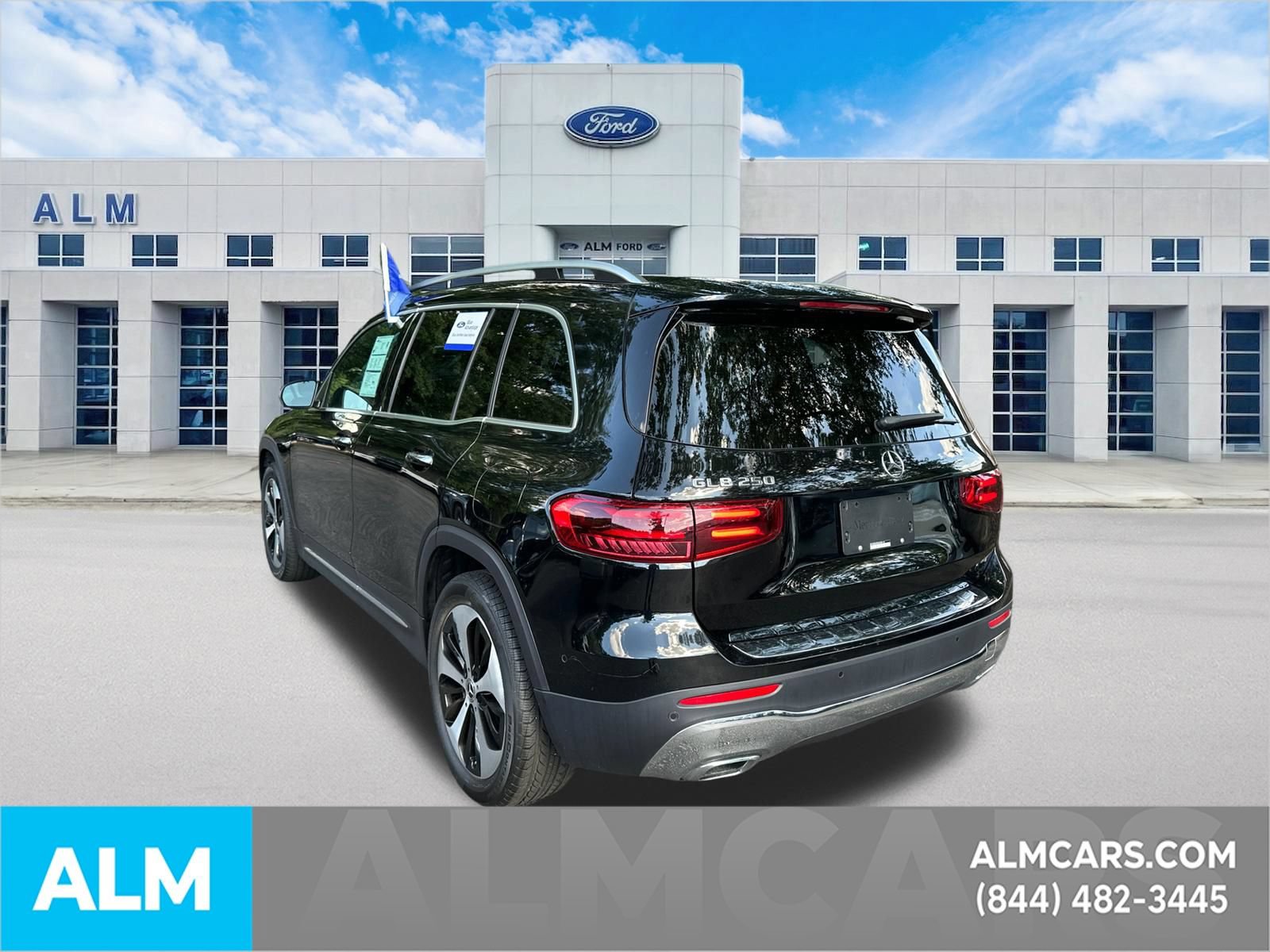 Used 2025 Mercedes-Benz GLB 250 image 8