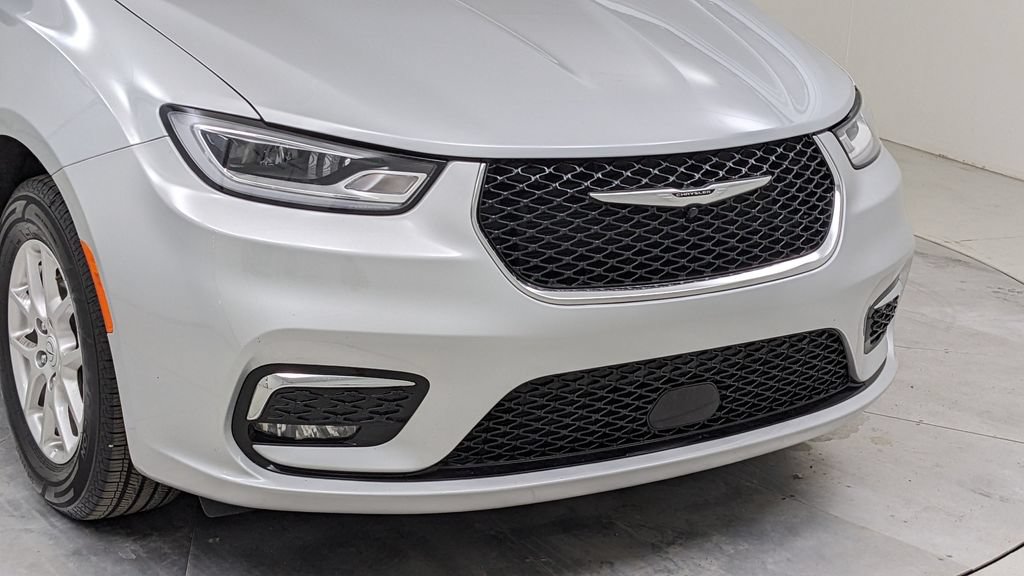 Used 2026 Chrysler Pacifica Select FWD image 39