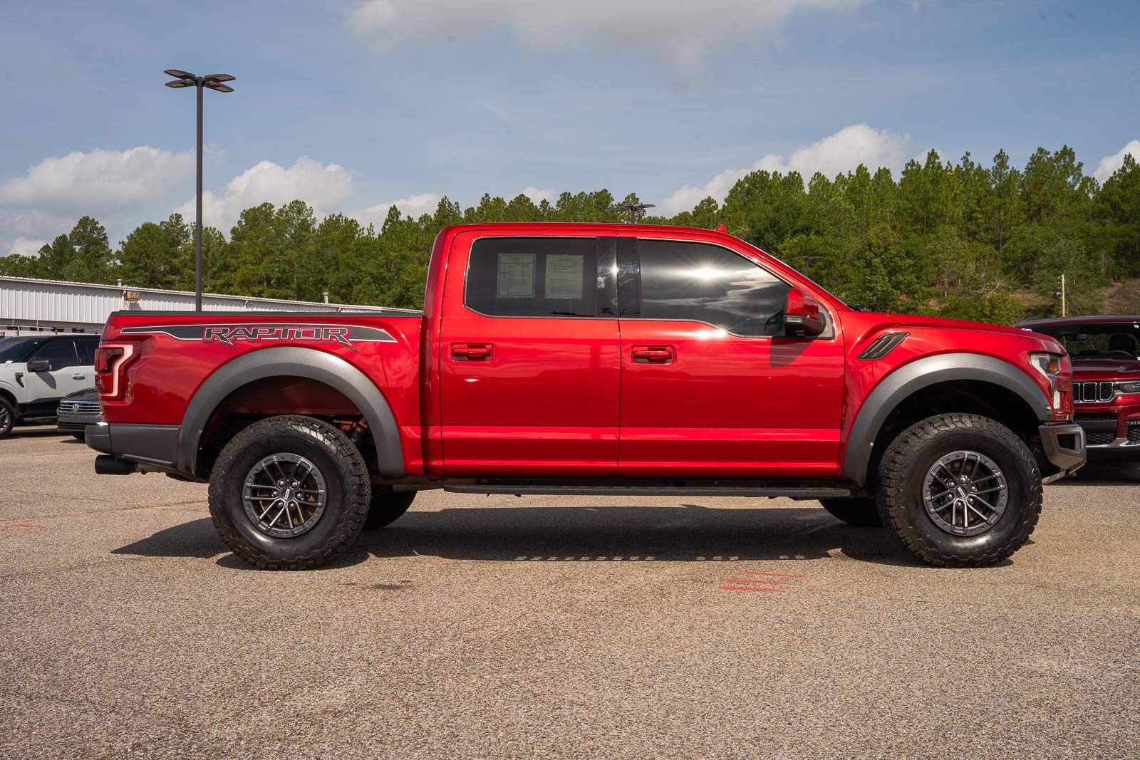 Certified 2020 Ford F150 Raptor w/ Equipment Group 802A Luxury AWD/4WD image 15