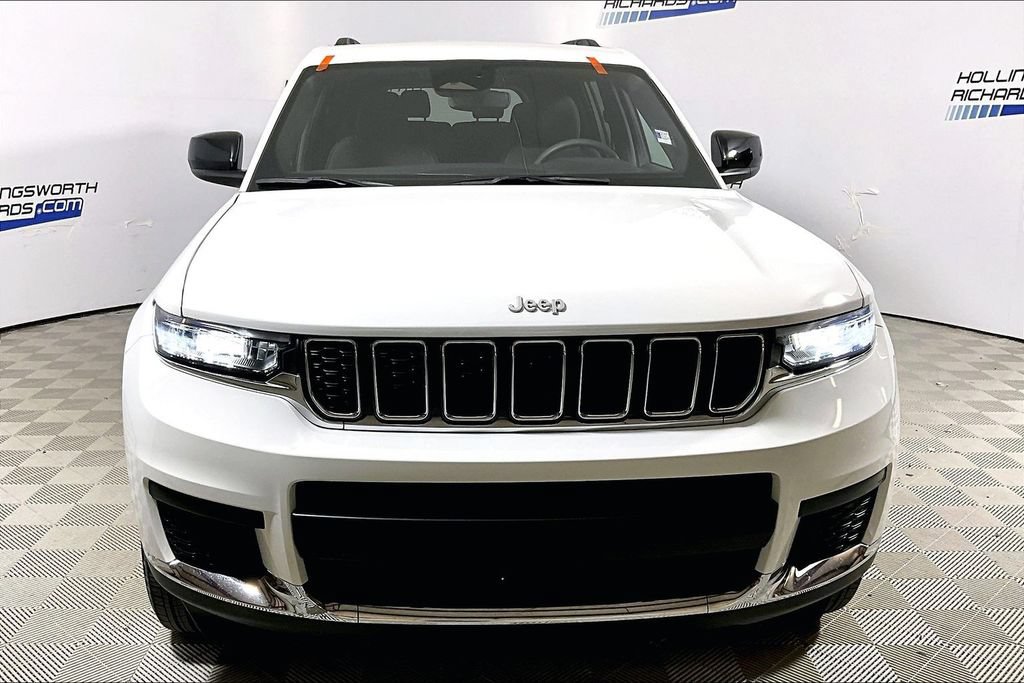 Used 2024 Jeep Grand Cherokee L Laredo w/ Luxury Tech Group I AWD/4WD image 2
