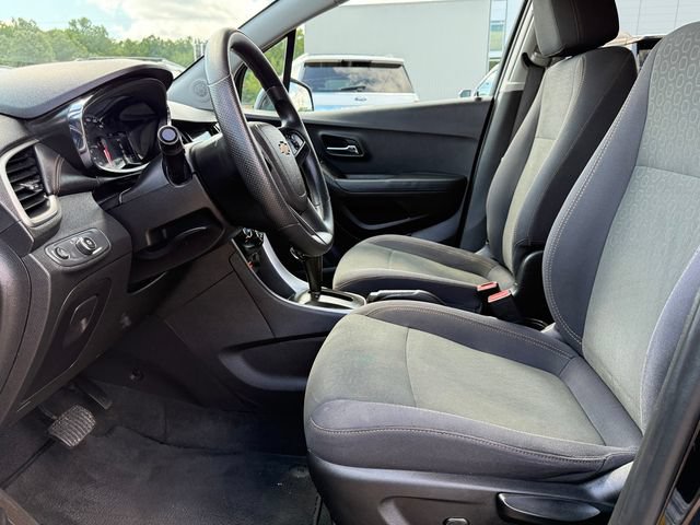 Used 2019 Chevrolet Trax LS w/ Tint and Cruise Package FWD image 18