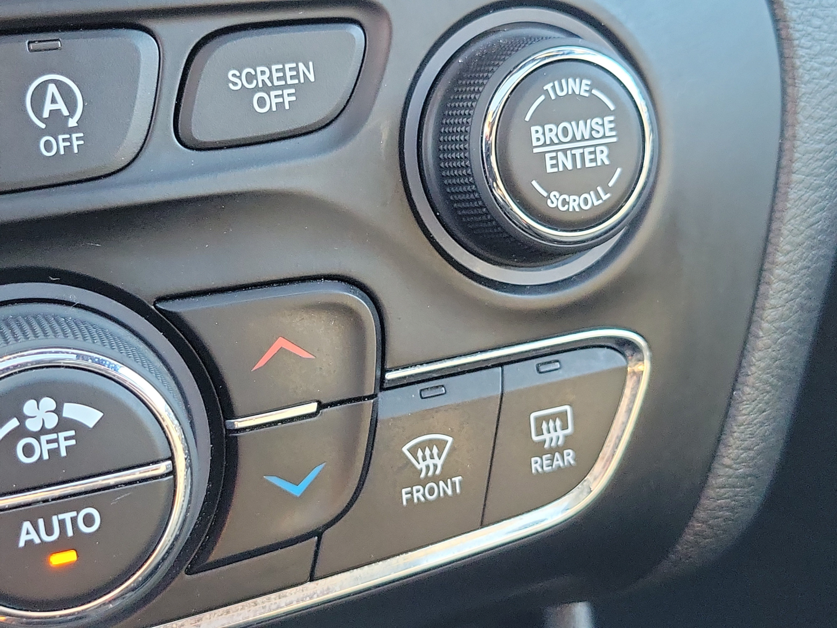 Used 2020 Jeep Cherokee High Altitude AWD/4WD image 32