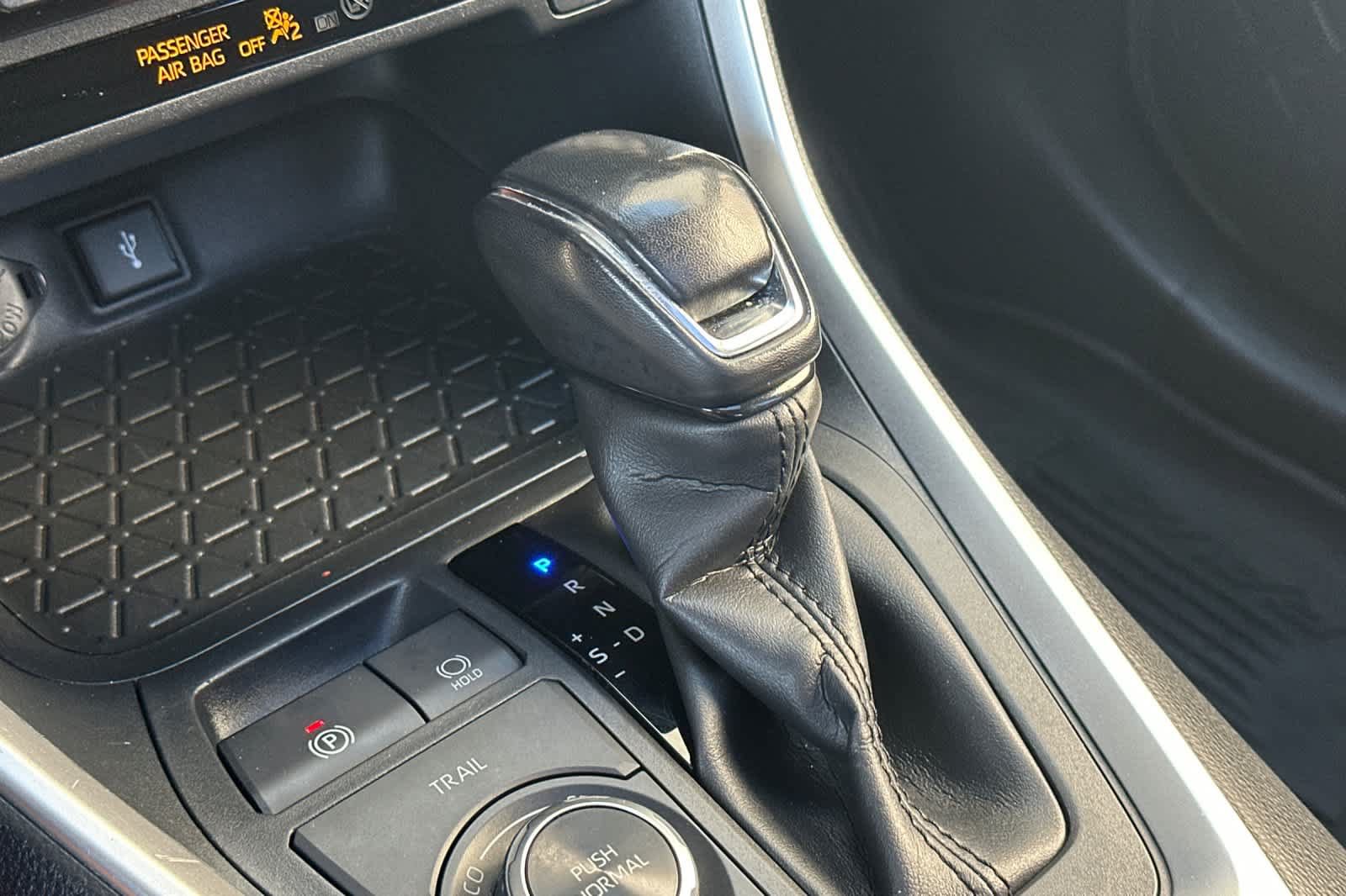 Used 2022 Toyota RAV4 XLE Premium AWD/4WD image 21