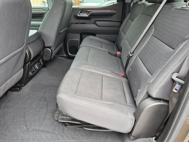 Used 2024 Chevrolet Silverado 1500 LT AWD/4WD image 23