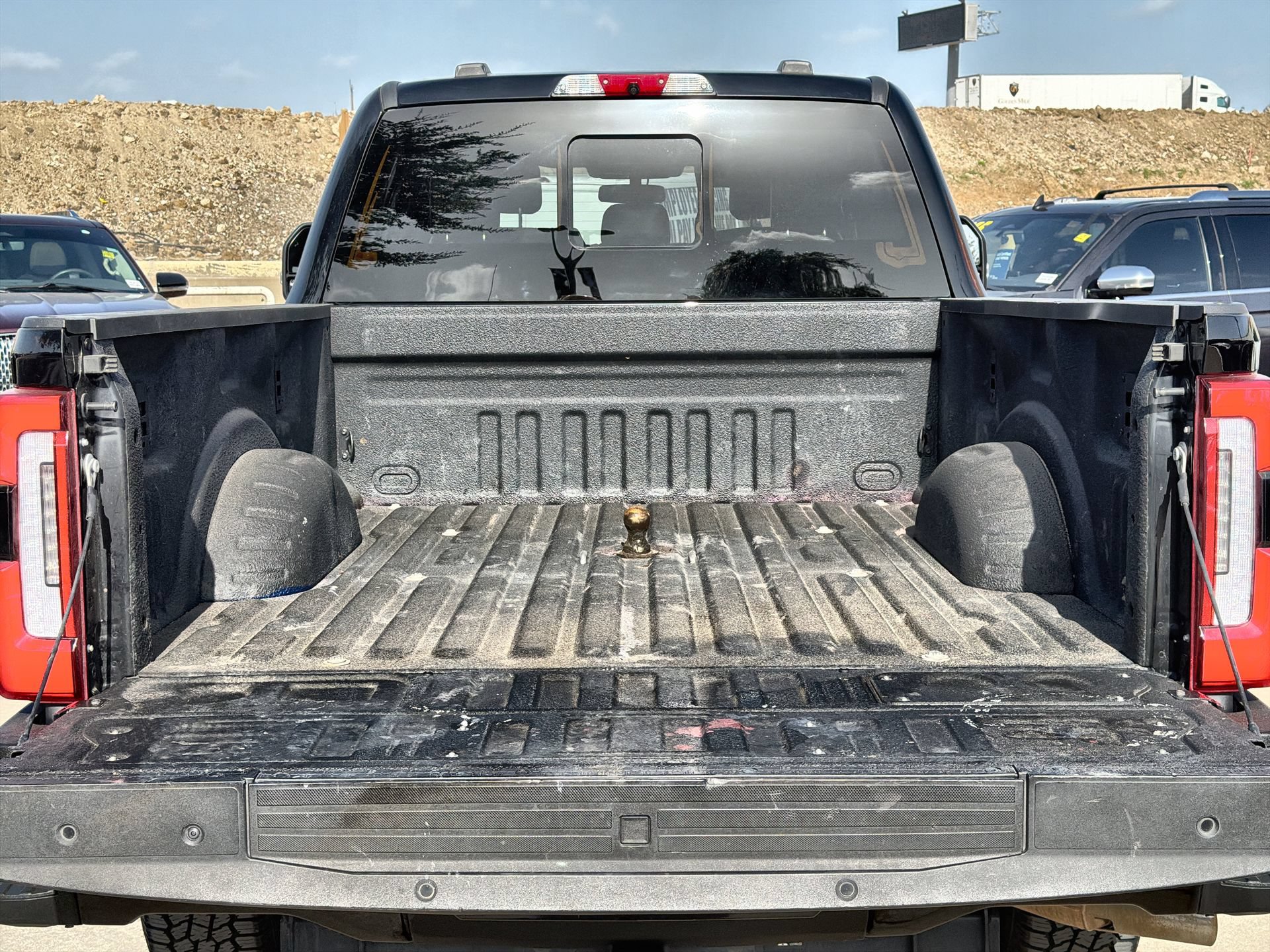 Certified 2024 Ford F350 Platinum w/ FX4 Off-Road Package AWD/4WD image 23