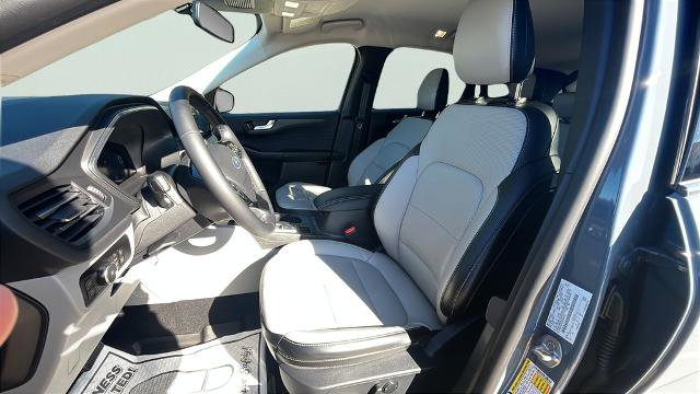 Certified 2025 Ford Escape Platinum AWD/4WD image 15