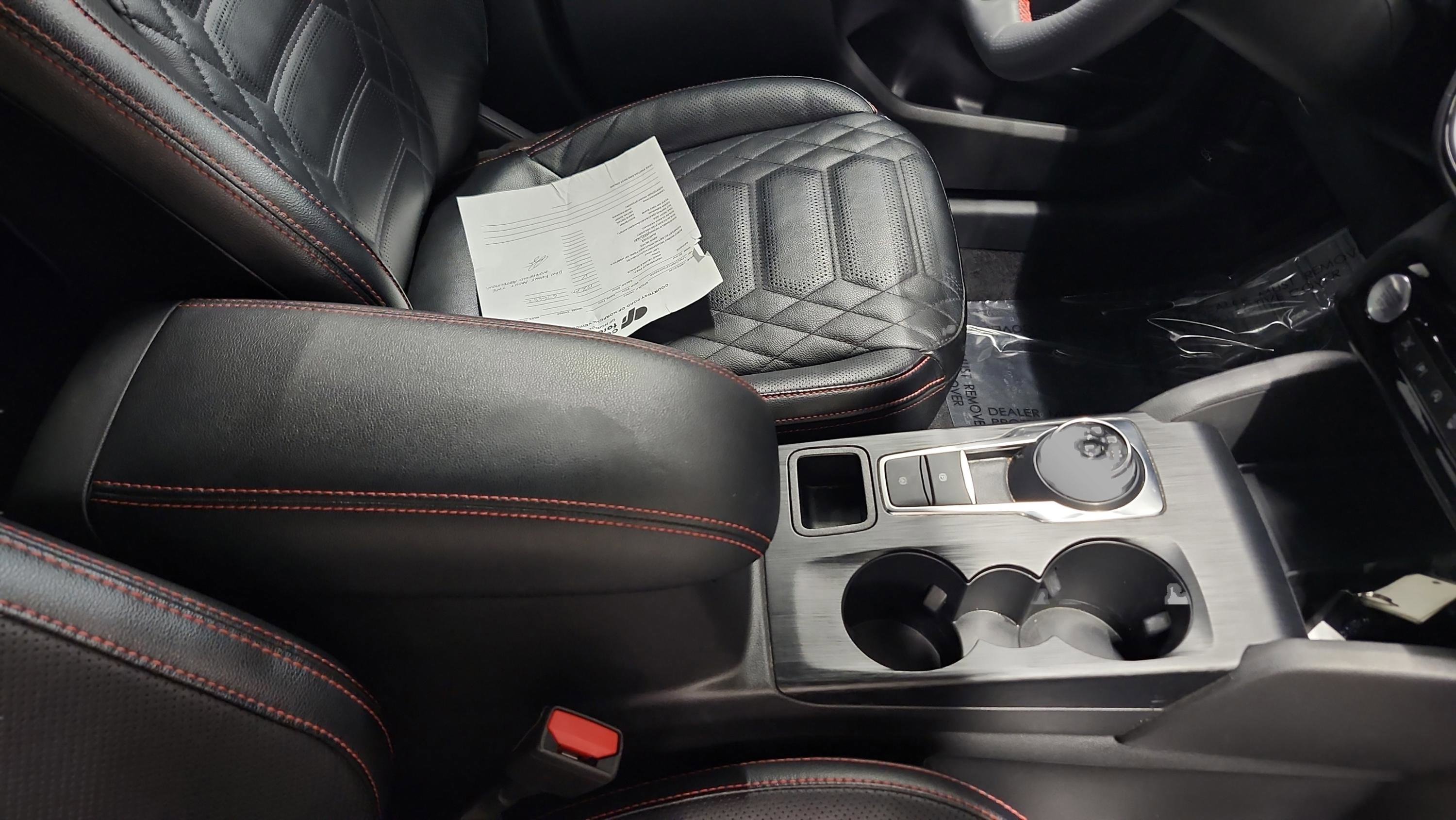 Certified 2024 Ford Escape ST-Line Elite w/ Premium Technology Package image 18