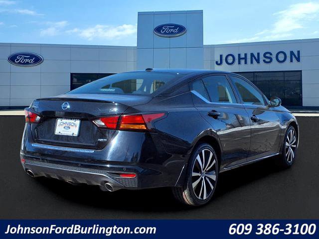 Used 2021 Nissan Altima 2.5 SR w/ SR Premium Package image 3