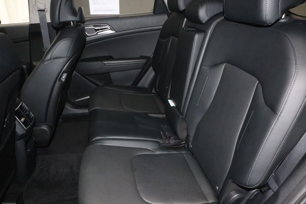 Used 2023 Kia Sportage EX image 23