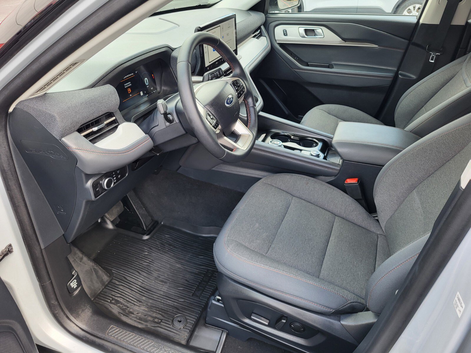 Certified 2025 Ford Explorer Active RWD image 21