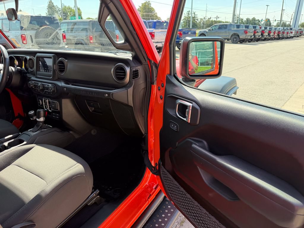 Used 2023 Jeep Wrangler Unlimited Sport AWD/4WD image 17