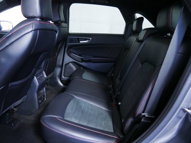 Certified 2022 Ford Edge ST-Line w/ Cold Weather Package AWD/4WD image 15