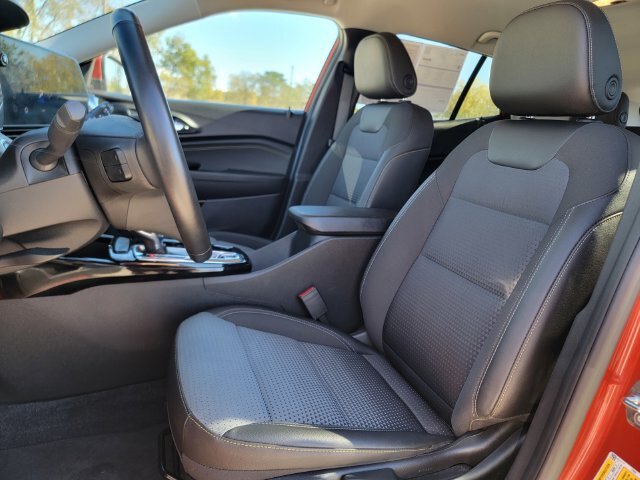 Used 2024 Chevrolet Trax LT w/ Driver Confidence Package FWD image 19