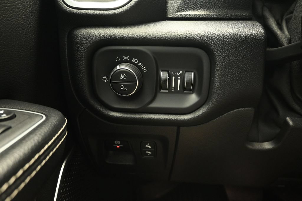 Used 2022 RAM 1500 Laramie AWD/4WD image 32