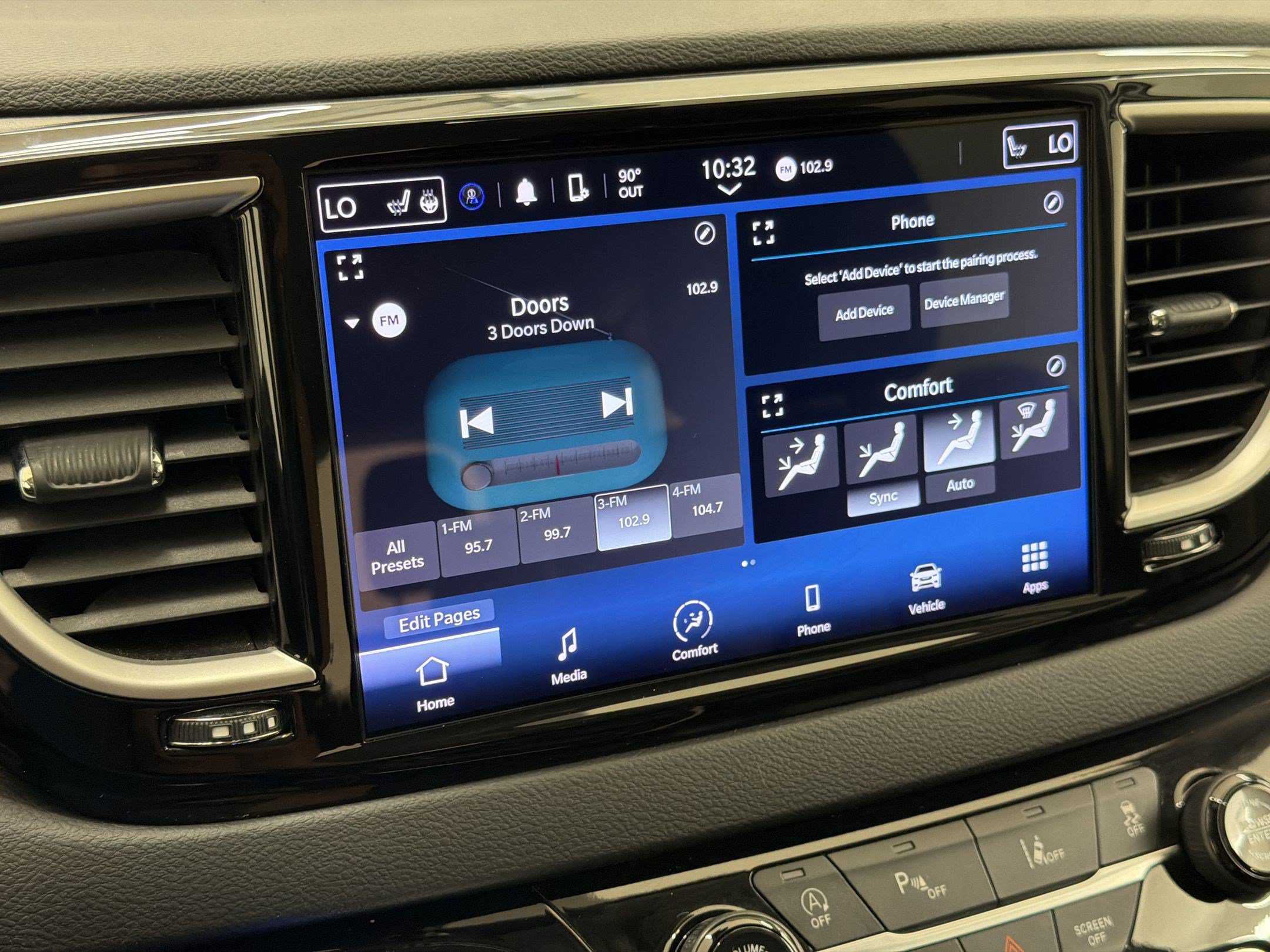 Used 2023 Chrysler Pacifica Touring-L FWD image 19